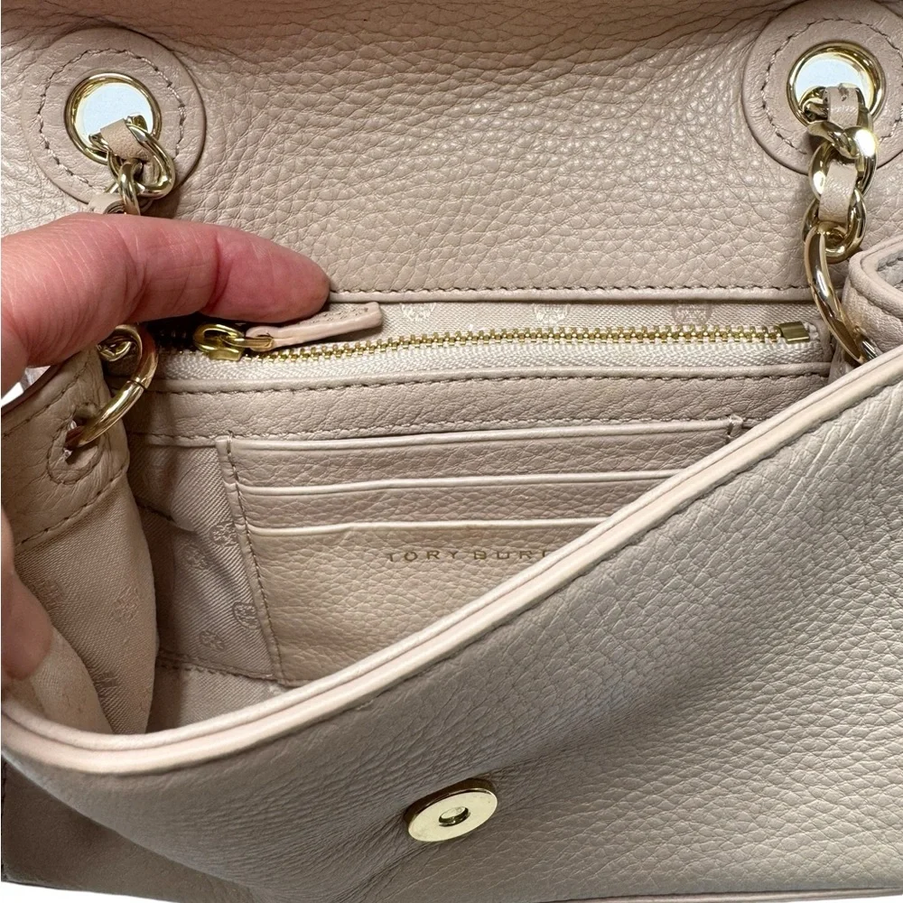 Tory Burch | Bombe Shrunken Shoulder Bag in Light Oak/Gold